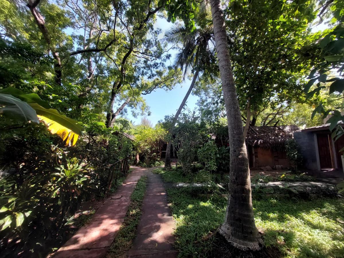 Inn On The Bay Passikudah Exterior foto